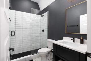 Close to Broadway and Walkable Area with 4 Beds, 2 Bedrm - Nashville - 2
