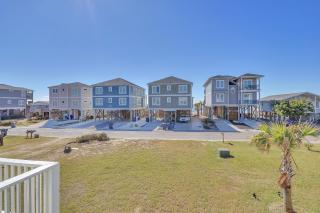 Dont Worry Beach Happy by Oak Island Accommodations - Oak Island - 6