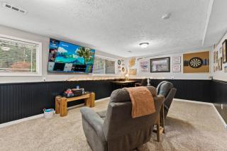 Hot Tub Blackstone Fire Pit Ping Pong River - 6