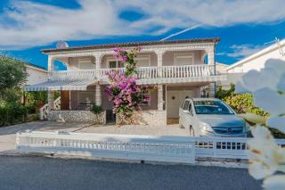 Apartments with a parking space Vir - 18569 - Vir - 0