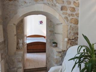 Maison charentaise rénovée avec jardin privé, proche d'Angoulême et activités en bord de Charente - FR-1-653-208 - Vindelle - 1