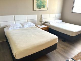 Royal Kuhio 1604 - Spacious Studio with Stunning Mountain Views in the Heart of Waikiki! - Honolulu - 2