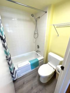 Royal Kuhio 1604 - Spacious Studio with Stunning Mountain Views in the Heart of Waikiki! - Honolulu - 2