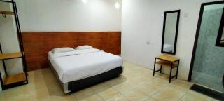 HER MANDIRI GUEST HOUSE - Balikpapan - 6