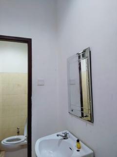 HER MANDIRI GUEST HOUSE - Balikpapan - 4