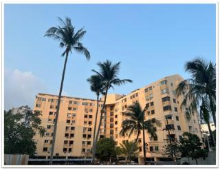 Patong Beach Apartments - 28 SQM - Kitchen, Private Bathroom, Seating Area, 65" Smart TV with free WIFI, walking distance to the Beach - Strand Patong - 3