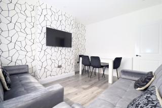 Crawley House - Luton - 6