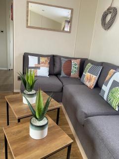 Hughes Holiday Home in St Osyths - Jaywick Sands - 9