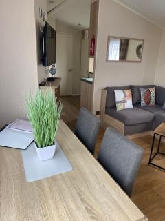 Hughes Holiday Home in St Osyths - Jaywick Sands - 7