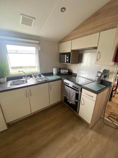 Hughes Holiday Home in St Osyths - Jaywick Sands - 6