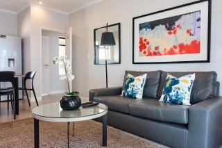 Spacious 2 Bed 2 Bath Apartment Wi-fi Netflix Backup Power - Joanesburgo - 0