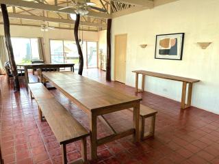 White House, Batangas - 1