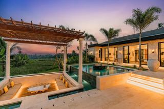 Brand NEW 6BR Villa Amazing VIEWS - Ubud - 3