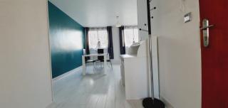 Chambre chez l'habitant - Appartement lumineux - Gare à 2 arrêts de tram - 9