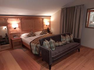 Hotel Restaurant Kirchsteiger - Vollan - 9