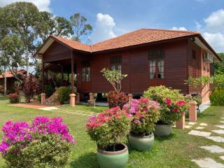 Rimba Alor Orchard Villas Villa Rimba - Kampong Alor Gajah - 9
