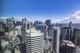 EQ Tower Modern Apartments Melbourne Central CBD - Melbourne - 2