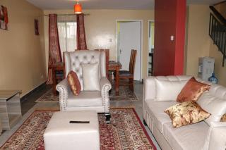 Furaha Masionette apartment Nyayo Estate Nairobi Kenya Nambari ya Simu sufuri saba sufuri moja moja nne tisa sufuri sufuri saba next to JKIA Jomo kenyatta International Airport,Next to SGR Nairobi 3Bedrooms,3 toilets,2bathrooms,Own compound,par - Nairobi - 7