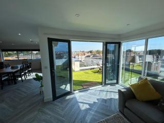 Cathedral Views - Chichester - 6