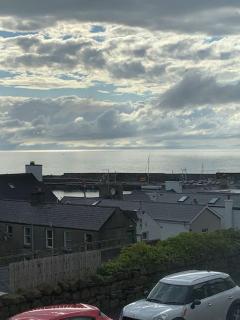 Portrush Centrally located 5 Bed Home with a view and Parking - Portrush - 9