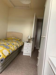 Portrush Centrally located 5 Bed Home with a view and Parking - Portrush - 2