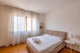Kris- Mestre Bright Apartment with Parking! - Mestre - 9