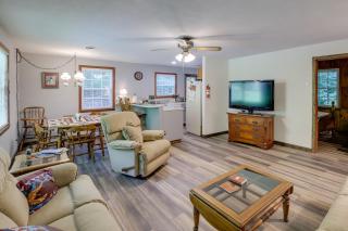Charming Gatlinburg Home Pets and Families Welcome! - Gatlinburg - 4