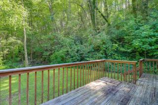 Wooded Cabin w/ Pool Table Near Dtwn Gatlinburg! - 8