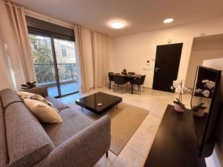 Lincoln Design Apartments - 1