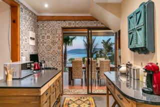 Knysna Lodge - Self Catering Accommodation with Woodfired Hot Tub - 7