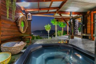 Knysna Lodge - Self Catering Accommodation with Woodfired Hot Tub - 0