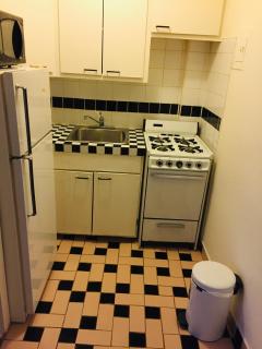 Stylish Montreal Apartment: Comfortable Stay in the Golden Square Mile - 2