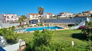 ENJOY POOL, BEACH and more at this nice apartment only 3 minutes from Mareta's Beach - Sagres - 0