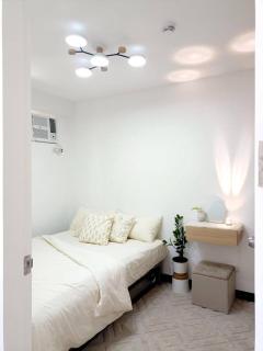 AR04 H&Bs BrandNew1BR Smart Unit w Alexa - Davao - 1