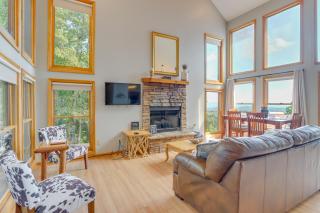 Scenic Talking Rock Creek Resort Home with Hot Tub - Ranger - 8