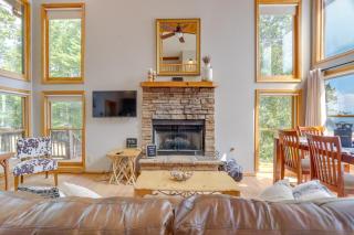 Scenic Talking Rock Creek Resort Home with Hot Tub - Ranger - 7