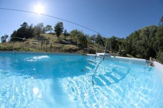 Holzhäuschen mit Pool - 8