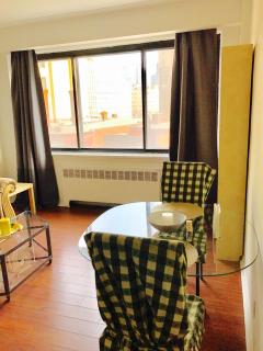 Stylish Montreal Apartment: Comfortable Stay in the Golden Square Mile - 6