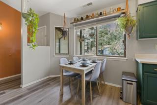 Stylish Home with in Home Gym AC Fully Fenced Yard - Flagstaff - 5