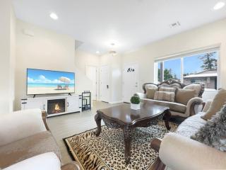 Tiny Timber Tree Home NEW - Flagstaff - 0