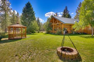 Libby Home with Mountain Views Gazebo and Fire Pit! - Libby - 0
