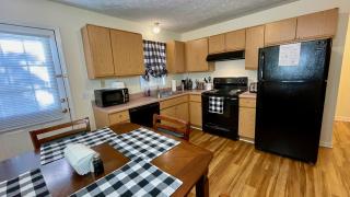 The Blue Door at Sylva Home Base Apartments - Sylva - 9