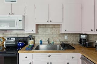 Folly Vacation Great Location, Vintage and Fun 120 Unit B - Folly Beach - 1