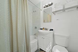 Sunny Suite on 43rd by Rather Be Properties - 3