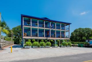 Folly Vacation Great Location, Super Cute & Spacious Apt B - 9