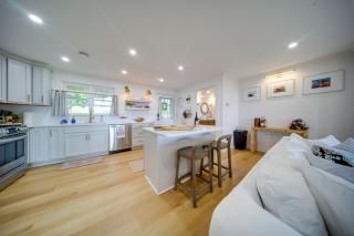 Lakefront Chautauqua Cottage Getaway - 4