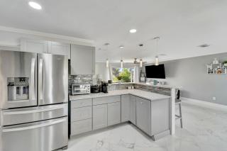 The Turquoise Turtle - 1