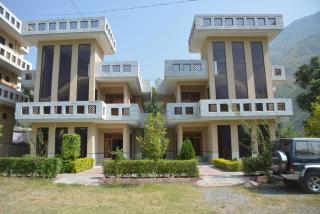 Besham Hilton Hotel, by LMC - - 5