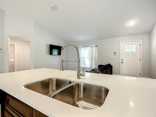 Brand New Home! Minutes from Florida Horse Park, The Villages & Ocala. - Summerfield - 7