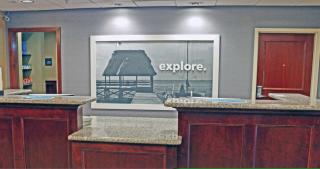 Hampton Inn & Suites Norfolk-Airport - 8